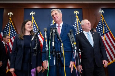 Los republicanos nominan a Kevin McCarthy como aspirante a presidir la Cámara de Representantes