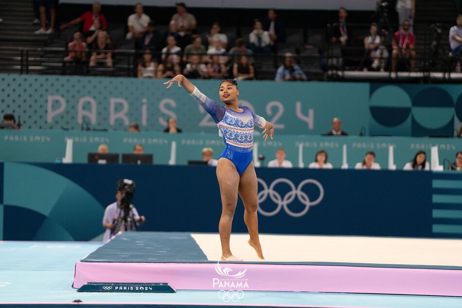 Hillary Heron brilla en París 2024 y captura la atención de medios internacionales