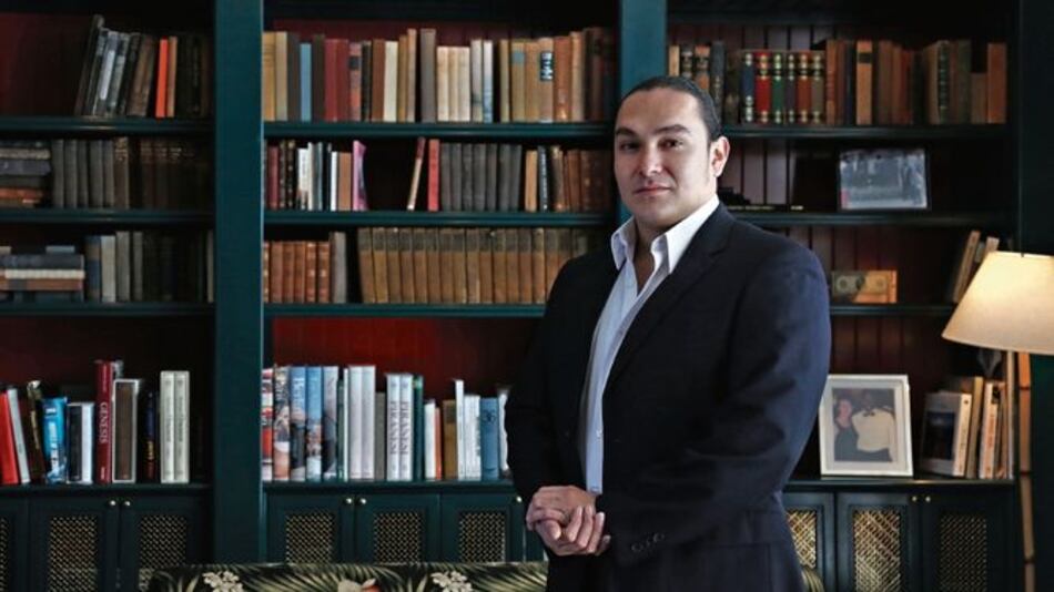 Tenor Juan Pomares gana el tercer lugar en competencia de voz en México