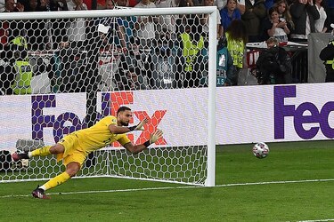 ‘Gigio’ Donnarumma, el joven héroe que ya está en la corte de los grandes arqueros