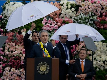 Iván Duque asume presidencia de Colombia