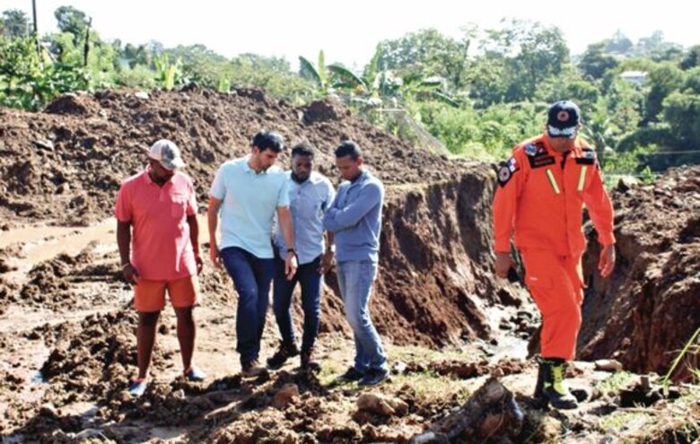 Domingo gris en urbanización Plaza Valencia