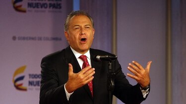 Más de la mitad de localidades de Colombia están minadas, dice negociador de paz