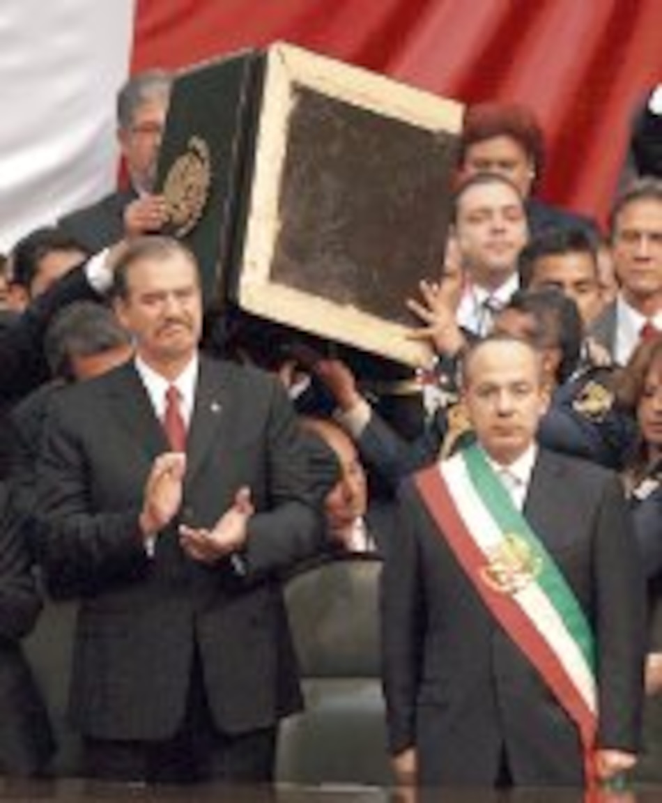 Felipe Calderón tomó posesión como presidente de México