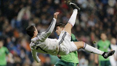 Con triplete de Cristiano Ronaldo Real Madrid doblega al Celta