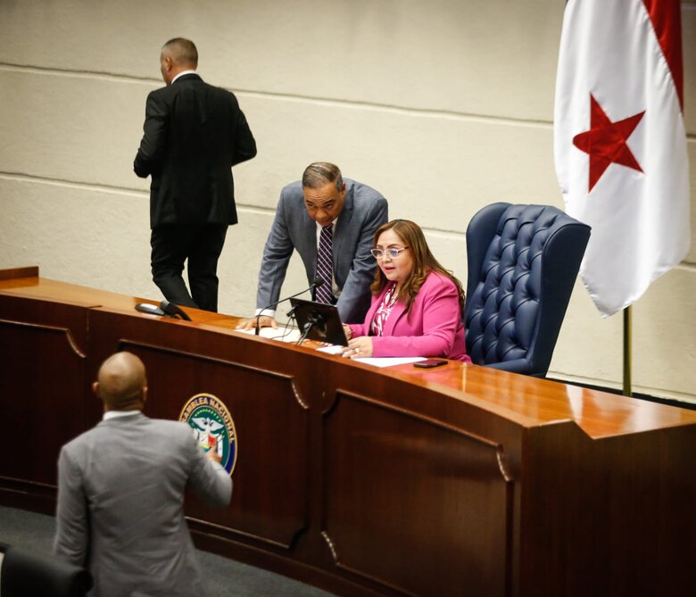 Vamos, RM y el PRD chocan por el control de la poderosa Comisión de Presupuesto de la Asamblea