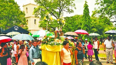 Sonaeños salieron a pedirle agua a san Isidro Labrador