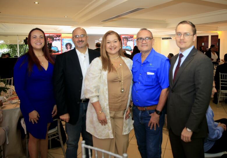 Café con La Prensa aborda cómo la conectividad impulsa la competitividad en la era digital