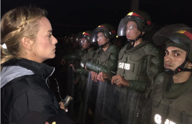 Diosdado Cabello presenta  supuesta prueba de vida de Leopoldo López; oposición pide que sea verificada