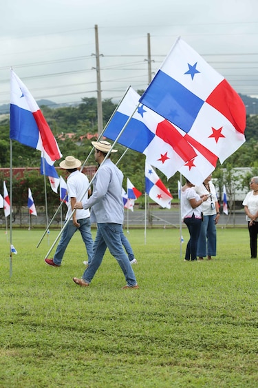 Siembran unas 700 banderas en la Ciudad del Saber