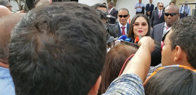 Funcionarios amenazan a Mauricio Valenzuela con retirarlo de los predios del Legislativo