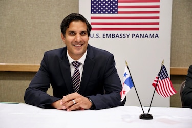Estados Unidos promueve programa para invertir en infraestructuras