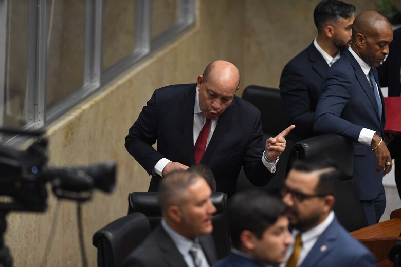 Del grito al golpe: los altercados más recordados entre diputados de la Asamblea