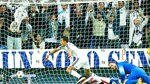 Chicharito se viste de héroe en el Bernabéu