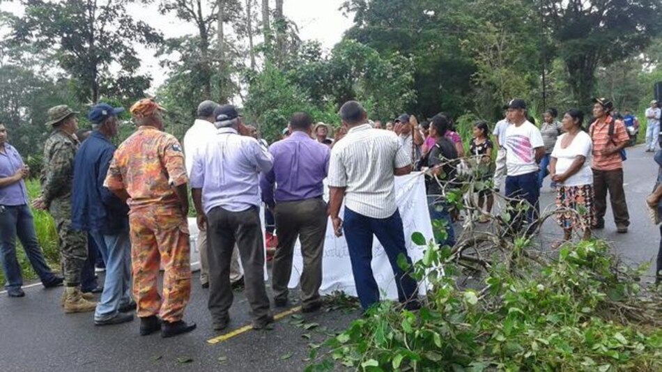 Bocatoreños protestan por la falta de agua potable
