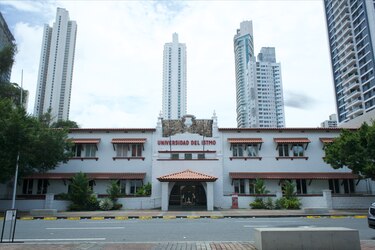 Universidad del Istmo, la U que siempre se mantuvo activa