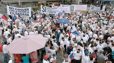 ‘Nos sobran ladrones’, gritaban en la protesta