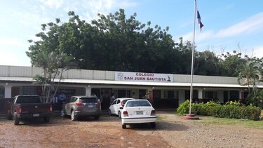 Desalojan colegio en Chitré por derrame de aguas servidas