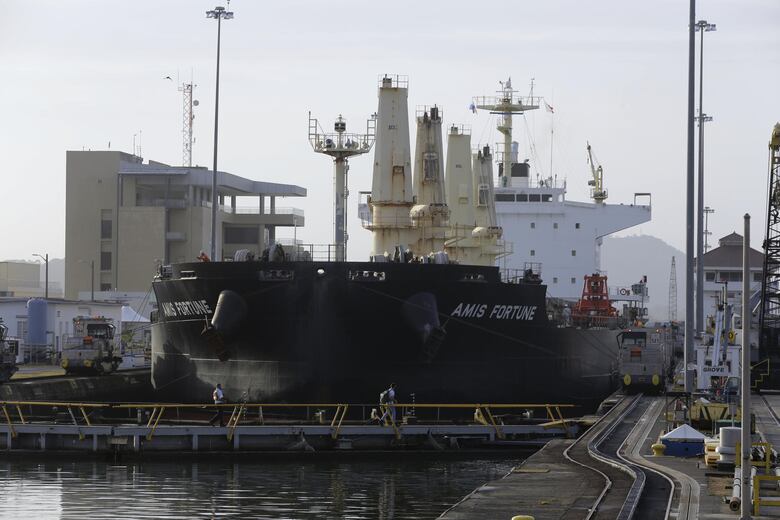 Canal de Panamá corre el riesgo de perder más clientes