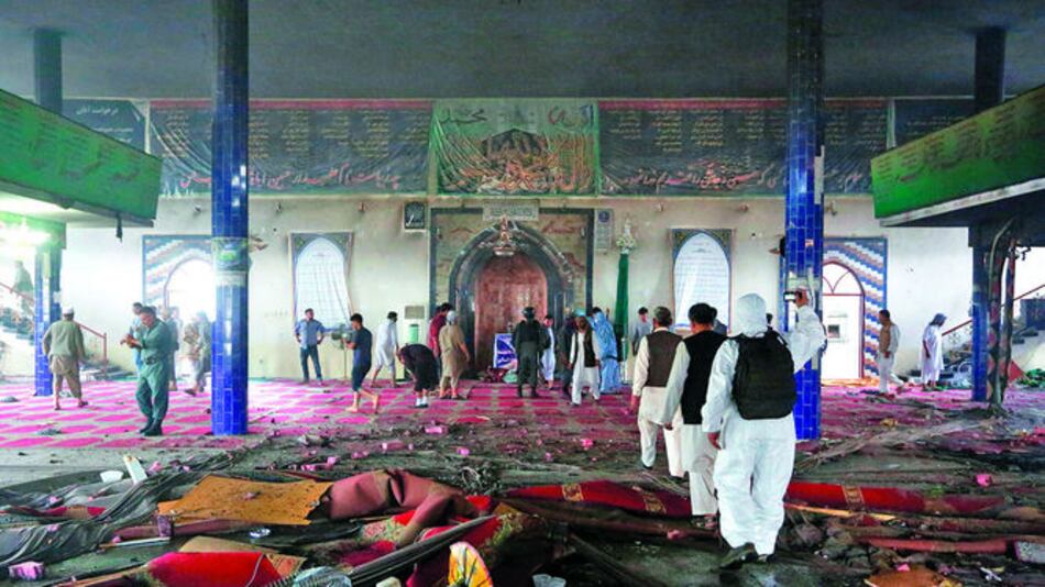 Ataque del EI a mezquita en Kabul deja 20 muertos