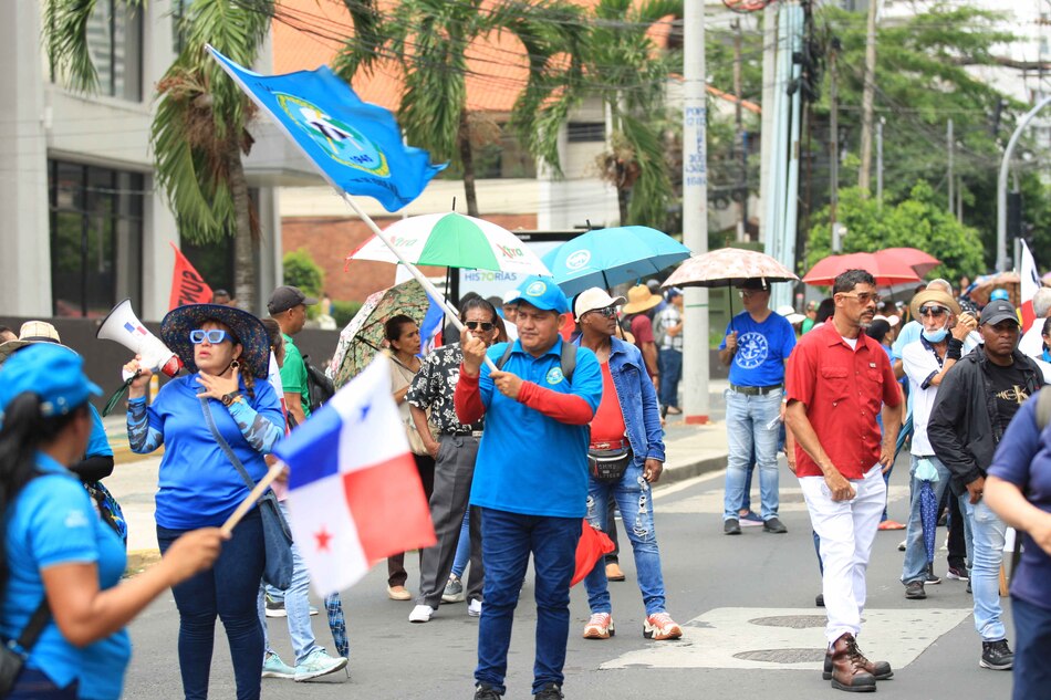 Con la mediación de la iglesia, docentes tienen primer acercamiento con el Ejecutivo