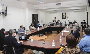 Ministerio de Salud convoca a directores de los hospitales