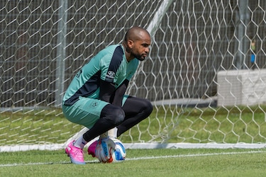 Luis Mejía y Aníbal Godoy evolucionan favorablemente y entrenan con Panamá