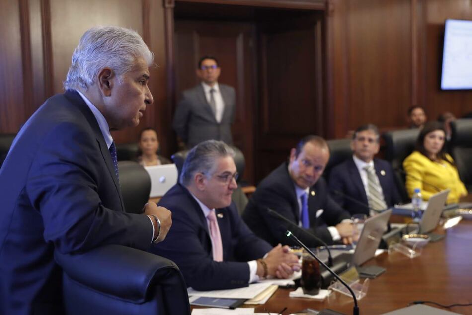 Mulino viajará a Colombia este viernes para asistir a la cumbre de la AEC