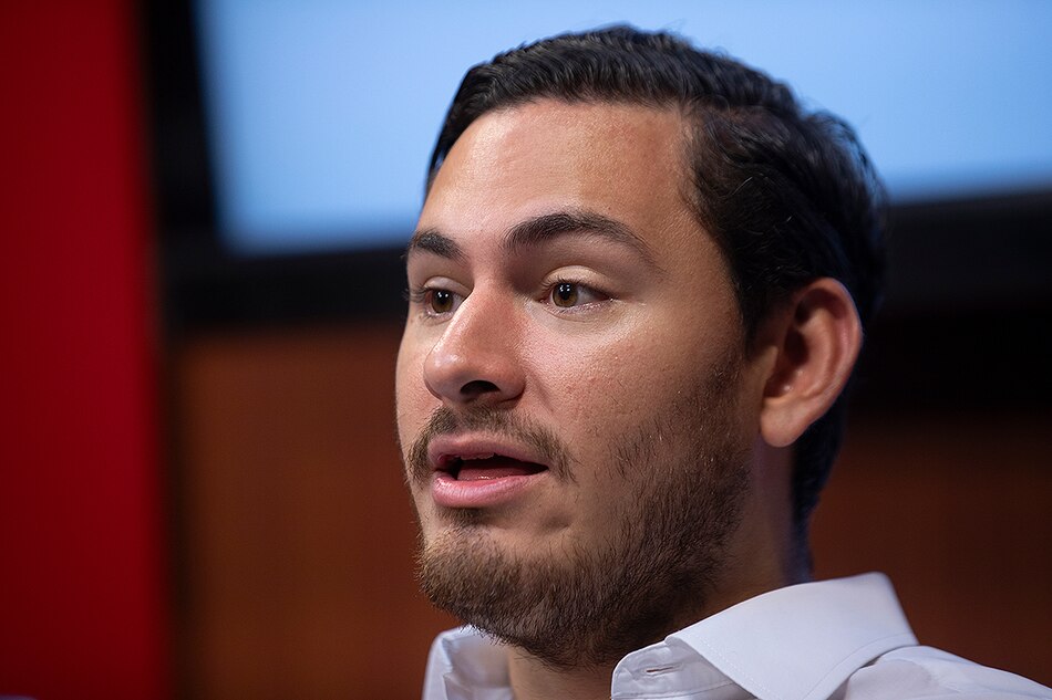 Juan Diego Vásquez a Dana Castañeda: ‘¿Ya rompió las botellas como prometió?’