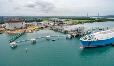 AES Colón recibe primer barco de gas natural