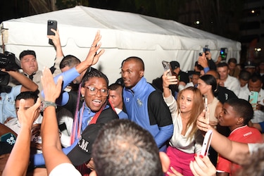 Atheyna Bylon regresó triunfante y celebró con todo el país