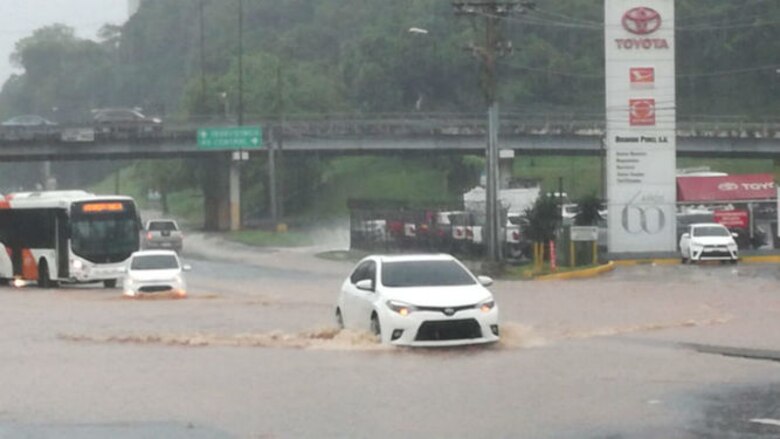 Fuerte lluvia provoca inundaciones en la ciudad capital y Arraiján