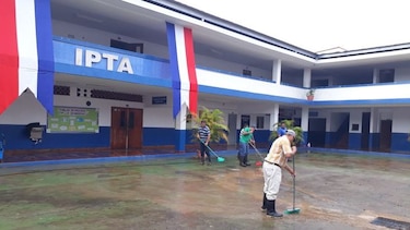 Aguacero causa inundaciones en dos planteles de La Villa de Los Santos