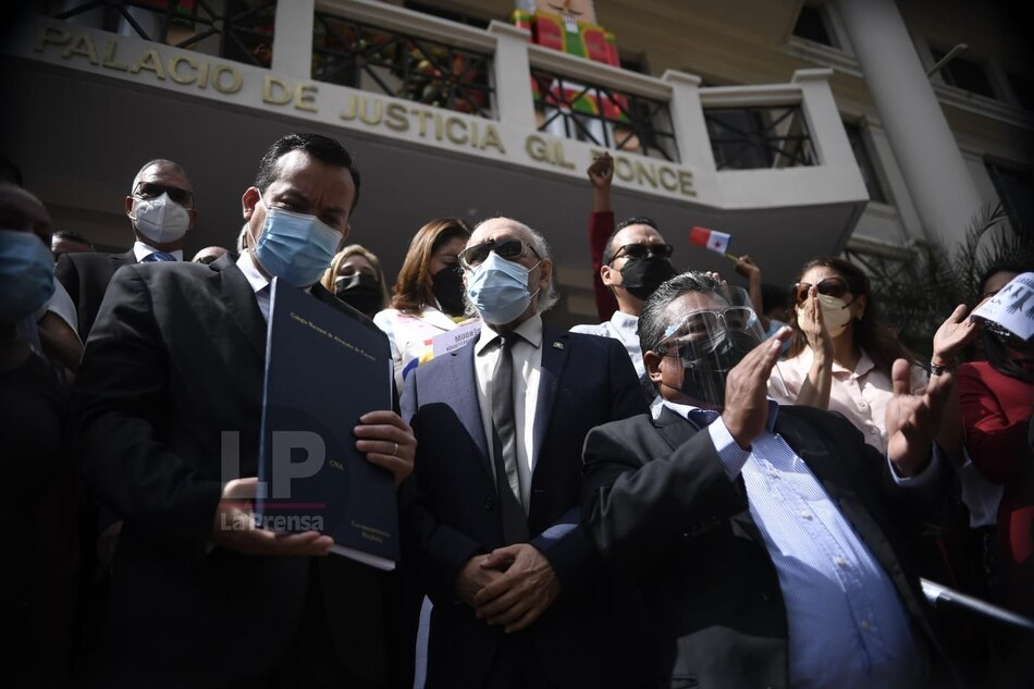 Demandan la ley sobre medidas tributarias