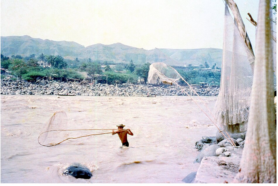 Los pescadores de Isla del Sol en el río Magdalena, 1970