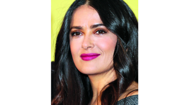 Salma Hayek recuerda su regreso a clases