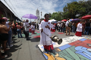 Alfombras, incienso y danzas: así se vive el Corpus Christi