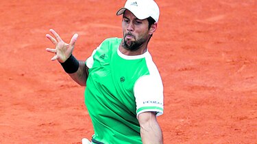 Verdasco, Murray y Wawrinka avanzan