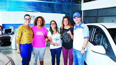 Petroautos apoya a las campeonas del surf