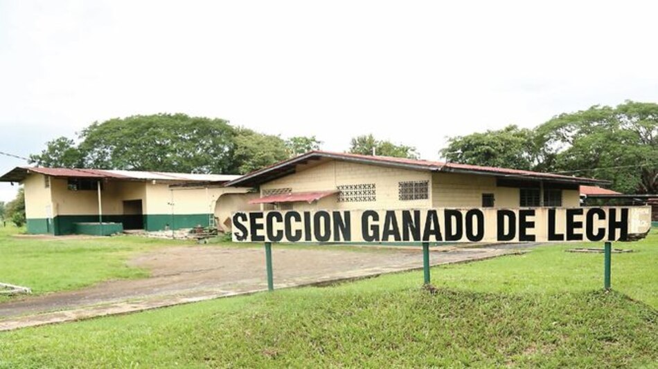 Sancocho y promesas en el INA