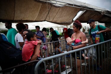 Costa Rica registra el paso de más de 300 mil migrantes; declara emergencia nacional