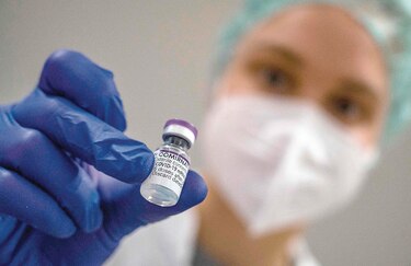 La dosis de refuerzo reduce el impacto de la variante Ómicron