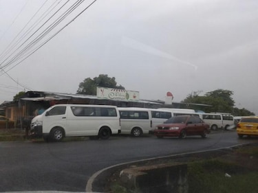 Conductores 'piratas' comienzan paro de labores en La Chorrera