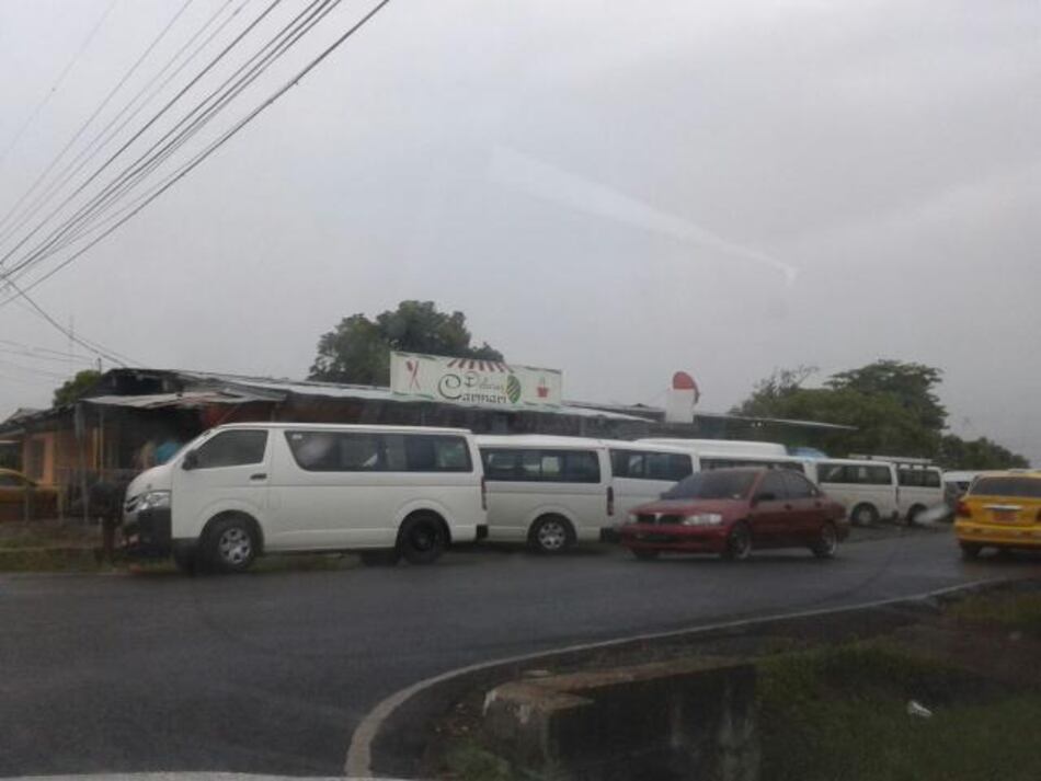 Conductores 'piratas' comienzan paro de labores en La Chorrera