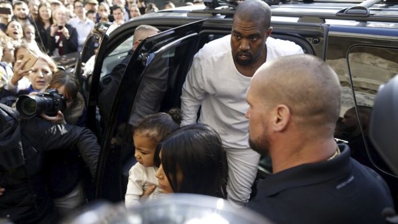 Kim Kardashian y Kanye West visitan el Santo Sepulcro en Jerusalén