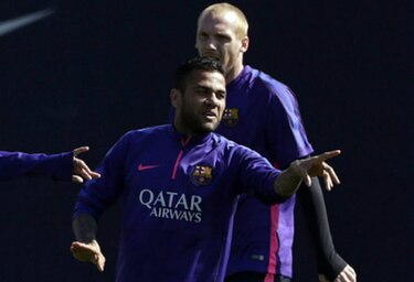 Representante de Alves da por rotas negociaciones con el Barcelona