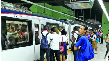 Fomentan la lectura en el Metro