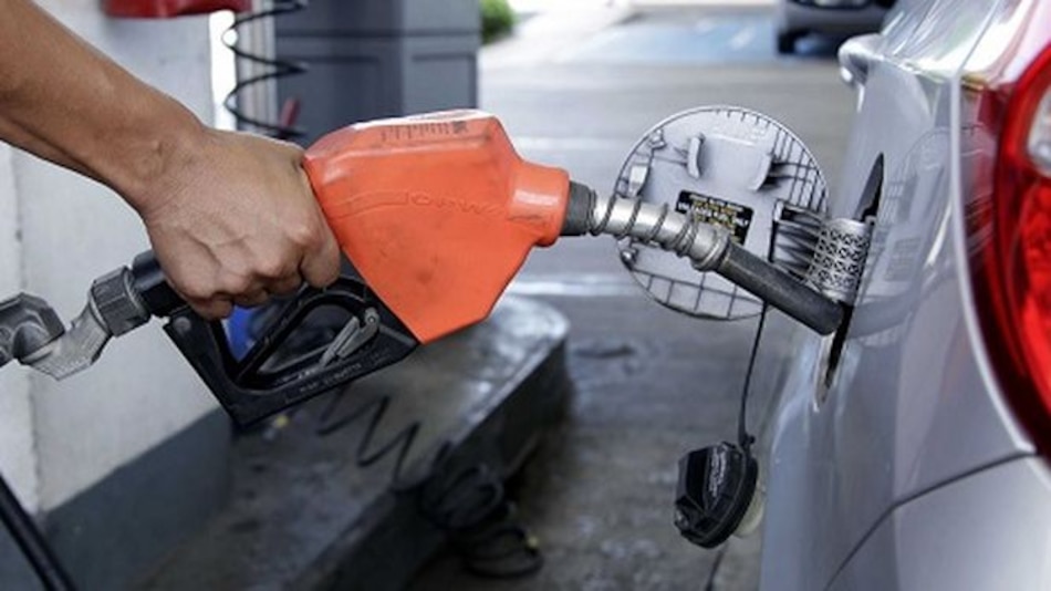 Gasolina de 95 octanos bajará 8 centavos y la de 91 octanos 5 centavos