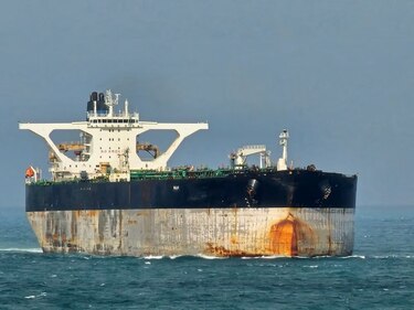 Estados Unidos intercepta a petrolero que huyó cerca de Venezuela tras semanas de persecución