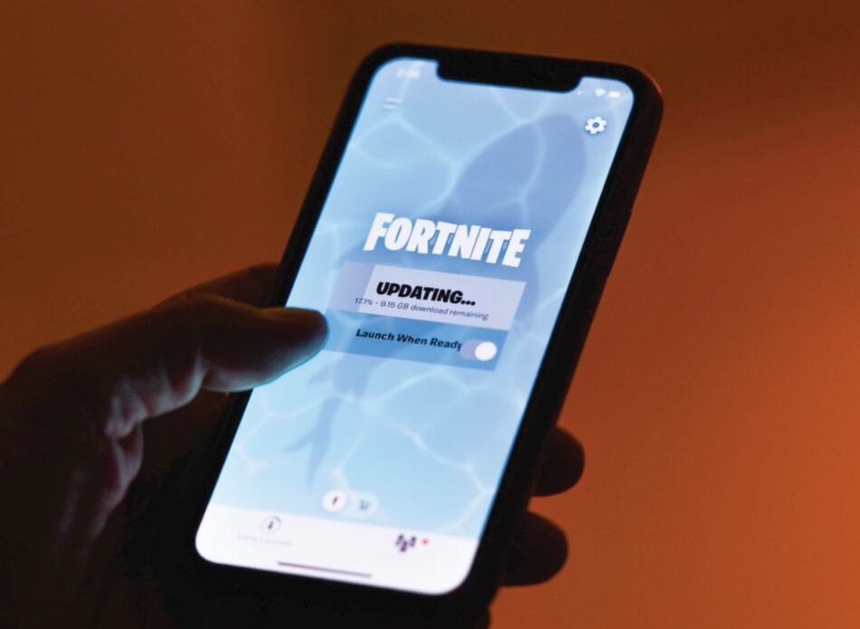 Facebook se une a batalla contra Apple